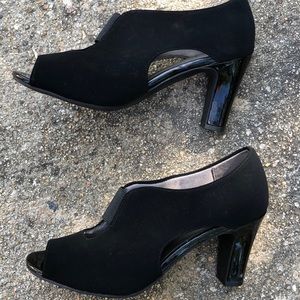 Black sandal heel